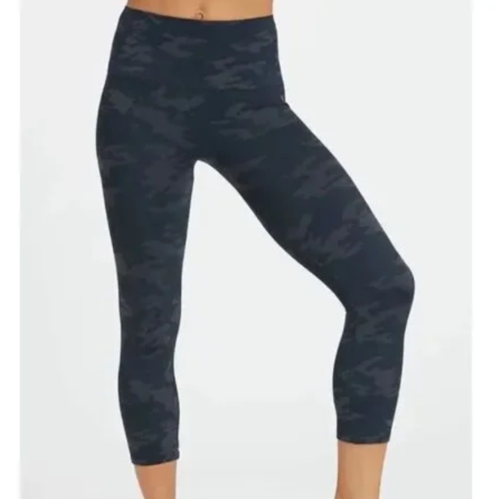 Spanx Leggings Cropped Look At Me Now Leggings Black Camo